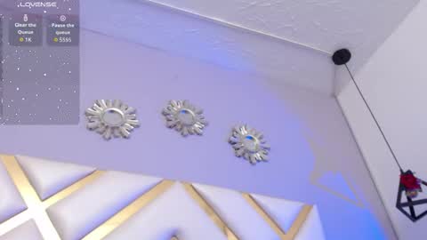 Becky Anders  online show from November 13, 2025, 5:12 pm