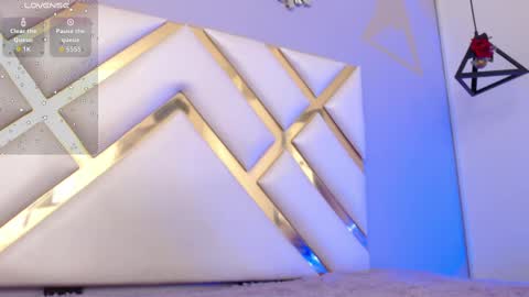 Becky Anders  online show from November 20, 2025, 5:23 pm