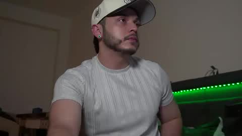 Snapshot of bryanncan01 chatting on February 22, 2026, 5:19 am Bryannsex online show from February 22, 2026, 5:19 am