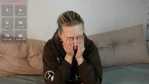 Sabrina  online show from November 14, 2025, 4:11 am