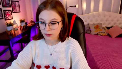 Snapshot of bubblegum_babe_ chatting on November 18, 2025, 8:24 pm Alice online show from November 18, 2025, 8:24 pm