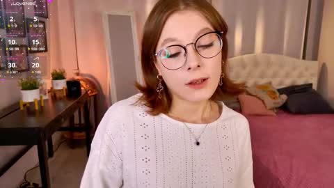 Snapshot of bubblegum_babe_ chatting on November 19, 2025, 8:42 pm Alice online show from November 19, 2025, 8:42 pm