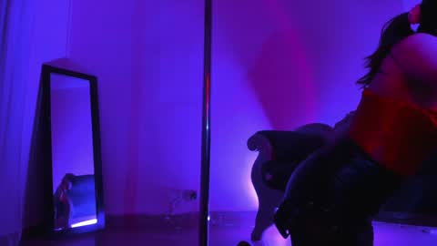 Snapshot of bubblewhite_ chatting on January 14, 2025, 2:22 pm BubbleJereth online show from January 14, 2025, 2:22 pm