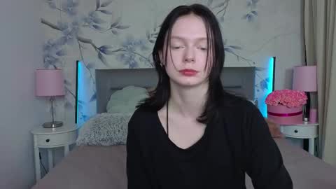 Leona online show from March 26, 2026, 11:32 pm