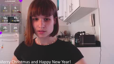 Snapshot of buckwheat_queen chatting on December 31, 2024, 8:23 pm Mira online show from December 31, 2024, 8:23 pm