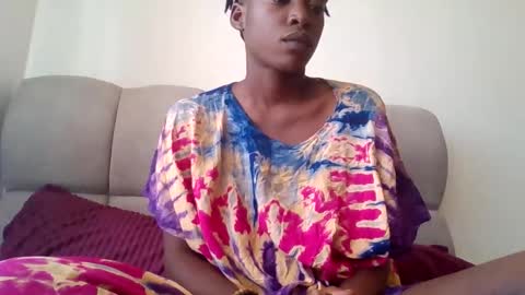 Snapshot of buffybaby_2 chatting on February 12, 2026, 12:44 pm buffybaby_2 online show from February 12, 2026, 12:44 pm