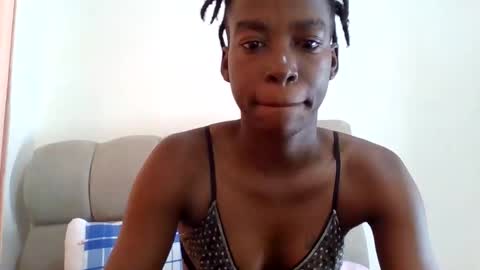 Snapshot of buffybaby_2 chatting on February 20, 2026, 7:43 am buffybaby_2 online show from February 20, 2026, 7:43 am