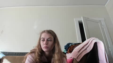 Snapshot of buffybarloe chatting on December 15, 2024, 4:37 pm Buffy online show from December 15, 2024, 4:37 pm