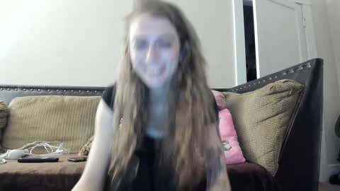 Snapshot of buffybarloe chatting on December 21, 2024, 4:41 am Buffy online show from December 21, 2024, 4:41 am