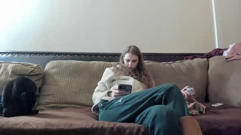 Snapshot of buffybarloe chatting on February 18, 2025, 2:05 am Buffy online show from February 18, 2025, 2:05 am