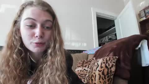 Snapshot of buffybarloe chatting on March 9, 2025, 6:21 pm Buffy online show from March 9, 2025, 6:21 pm