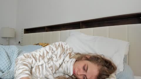 Snapshot of buffybarloe chatting on September 20, 2025, 3:24 pm Buffy online show from September 20, 2025, 3:24 pm