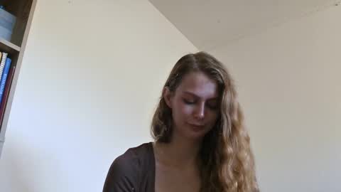Snapshot of buffybarloe chatting on May 2, 2026, 5:29 pm Buffy online show from May 2, 2026, 5:29 pm