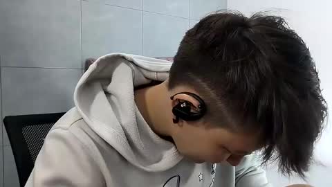 bug2025 online show from September 27, 2025, 2:38 am