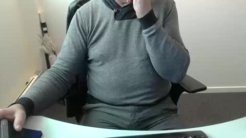 Snapshot of buggemann chatting on October 13, 2025, 7:19 am buggemann online show from October 13, 2025, 7:19 am