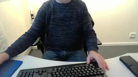 Snapshot of buggemann chatting on November 13, 2025, 7:29 am buggemann online show from November 13, 2025, 7:29 am