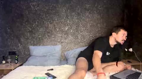 Snapshot of bugs_and_bunny13 chatting on October 22, 2025, 3:01 pm bugs_and_bunny13 online show from October 22, 2025, 3:01 pm