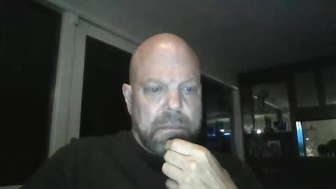 Snapshot of bulldog302w chatting on July 5, 2026, 1:23 am bulldog302w online show from July 5, 2026, 1:23 am