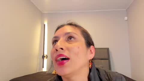 Bulma Bambina online show from May 27, 2026, 1:57 am