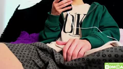 Snapshot of bumblubee chatting on December 5, 2024, 6:44 pm Tonny online show from December 5, 2024, 6:44 pm