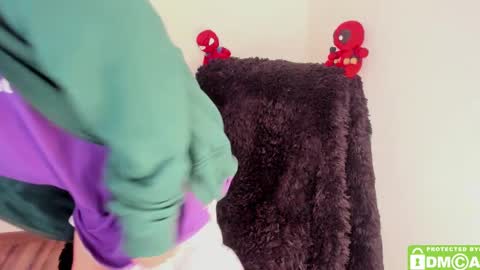 Snapshot of bumblubee chatting on December 23, 2024, 6:16 pm Tonny online show from December 23, 2024, 6:16 pm