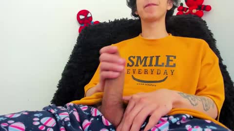 Snapshot of bumblubee chatting on January 25, 2025, 7:39 pm Tonny online show from January 25, 2025, 7:39 pm