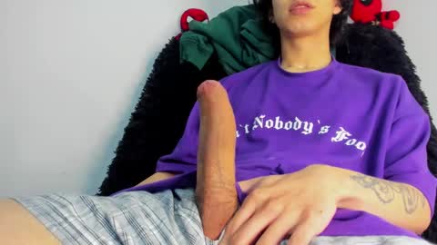 Snapshot of bumblubee chatting on January 28, 2025, 2:21 am Tonny online show from January 28, 2025, 2:21 am