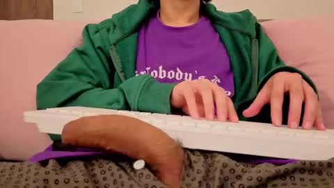 Snapshot of bumblubee chatting on September 24, 2025, 8:12 pm Tonny online show from September 24, 2025, 8:12 pm