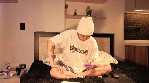 Tonny online show from June 21, 2026, 7:49 pm