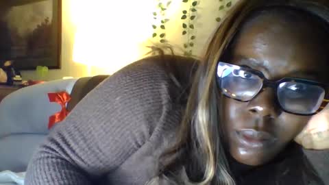 Snapshot of bunny8354367 chatting on October 17, 2025, 12:14 am Bunny online show from October 17, 2025, 12:14 am