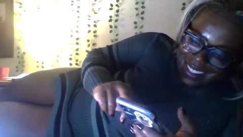 Snapshot of bunny8354367 chatting on November 18, 2025, 12:49 am Bunny online show from November 18, 2025, 12:49 am