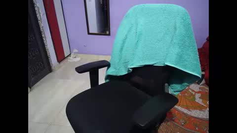 bunnycolbyy online show from April 6, 2026, 5:52 am