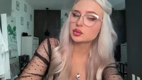 Snapshot of bunnykhalessi chatting on November 30, 2025, 9:08 pm OnlyFans BunnyKhalessi online show from November 30, 2025, 9:08 pm