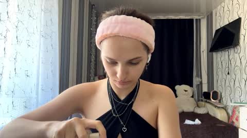 Snapshot of bunnytrussel chatting on May 9, 2026, 10:20 am Bella online show from May 9, 2026, 10:20 am