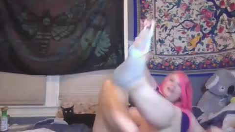 Snapshot of burnthemail chatting on February 6, 2025, 9:43 am lilly online show from February 6, 2025, 9:43 am