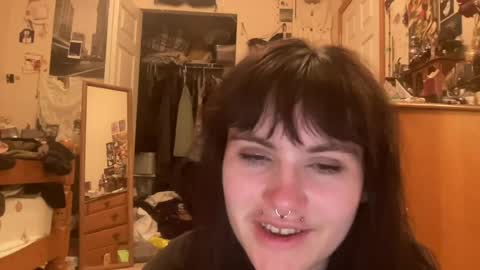 esme gray online show from July 3, 2026, 6:31 am
