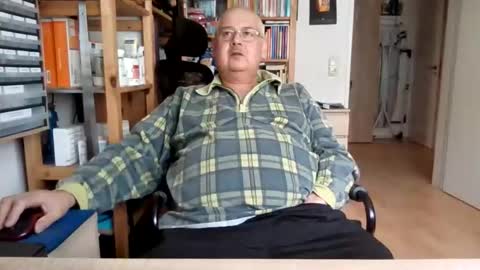 Snapshot of busibaer666 chatting on May 15, 2026, 10:55 am busi online show from May 15, 2026, 10:55 am
