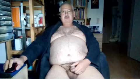 Snapshot of busibaer666 chatting on June 7, 2026, 1:43 am busi online show from June 7, 2026, 1:43 am