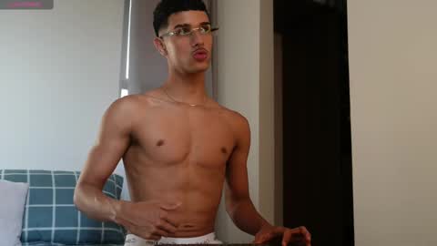 Snapshot of busterspinter chatting on November 2, 2025, 9:17 pm Buster independent model online show from November 2, 2025, 9:17 pm