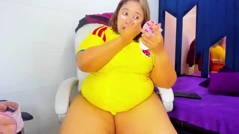 Snapshot of busty_juicyy chatting on June 27, 2026, 2:23 pm busty juicyy online show from June 27, 2026, 2:23 pm