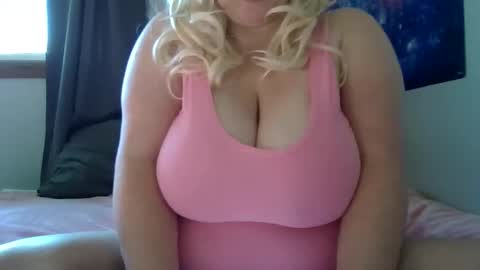 Snapshot of bustyflirt1 chatting on November 3, 2025, 5:25 pm bustyflirt1 online show from November 3, 2025, 5:25 pm