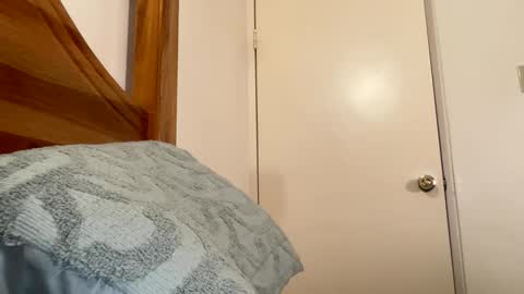 bustyirie online show from March 18, 2026, 2:53 pm