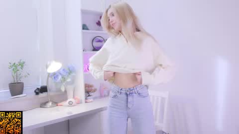 Snapshot of butteflai chatting on October 22, 2025, 7:52 am butteflai online show from October 22, 2025, 7:52 am