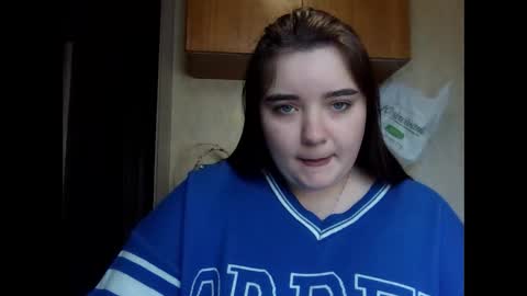 Snapshot of butterfly18988 chatting on October 23, 2025, 6:45 am butterfly18988 online show from October 23, 2025, 6:45 am