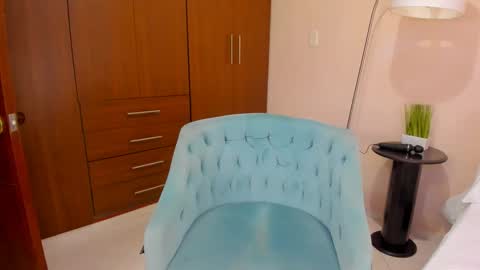 Snapshot of buunnyyhot chatting on March 3, 2025, 2:37 pm Rosse online show from March 3, 2025, 2:37 pm