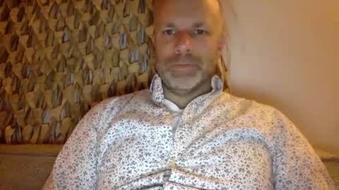 Snapshot of buurman1982isback chatting on October 16, 2025, 9:38 pm buurman1982isback online show from October 16, 2025, 9:38 pm