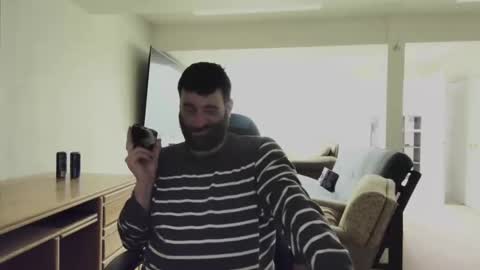 Snapshot of c2cmee chatting on December 7, 2024, 8:44 am c2cmee online show from December 7, 2024, 8:44 am