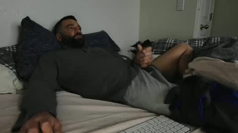 Snapshot of c2cmee chatting on October 3, 2025, 12:35 pm c2cmee online show from October 3, 2025, 12:35 pm