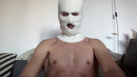 Snapshot of cagouler chatting on December 20, 2024, 1:54 pm cagouler online show from December 20, 2024, 1:54 pm