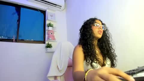 Snapshot of cailyn_messy chatting on October 3, 2025, 10:51 pm karina online show from October 3, 2025, 10:51 pm